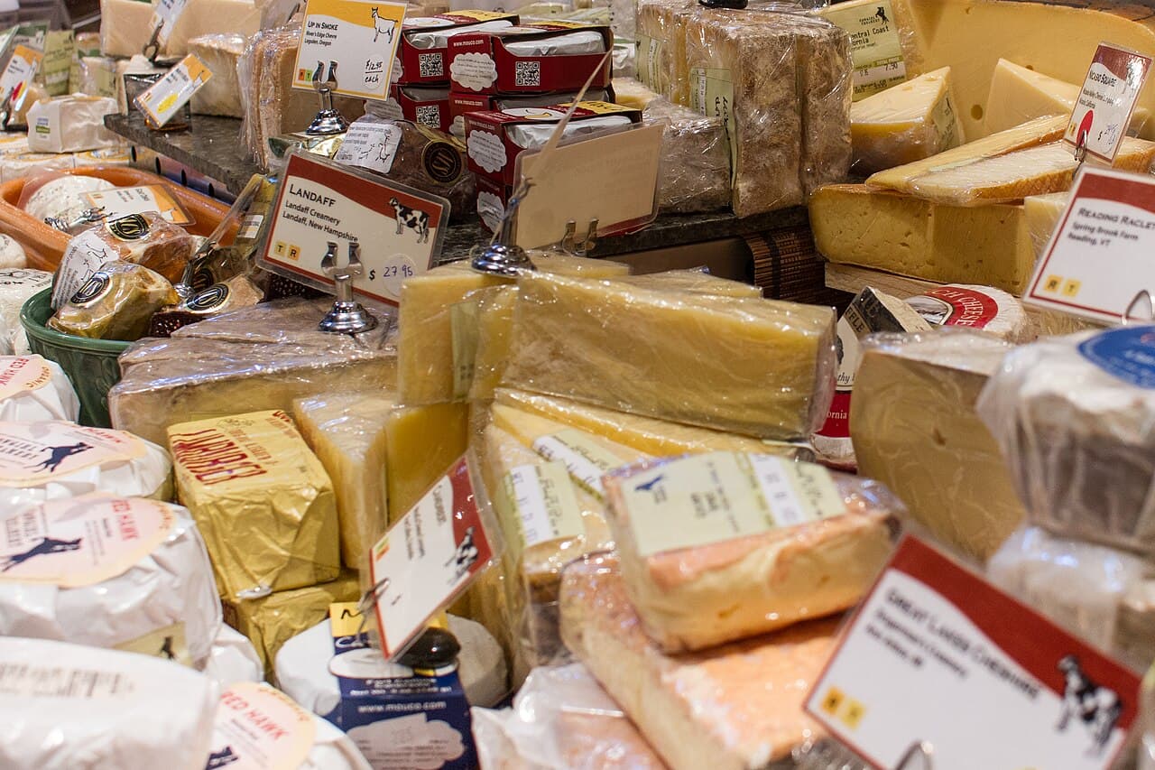 Cheese counter at Cowgirl Creamery, Point Reyes Station. Photo: Frank Schulenburg, CC BY-SA 4.0